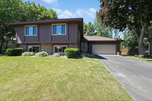10541 Lake Fall