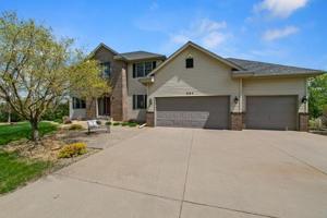 884 Belanger NW
