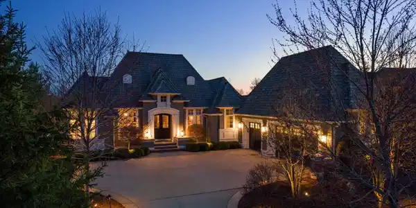 1640 Locust Hills