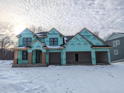 1872 Royal Boulevard N