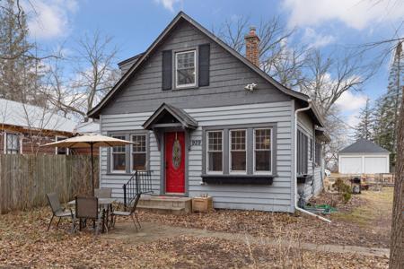 929 Mahtomedi