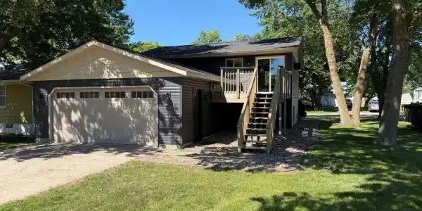 113 Cedar Street S