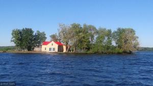 xxx Twin Island