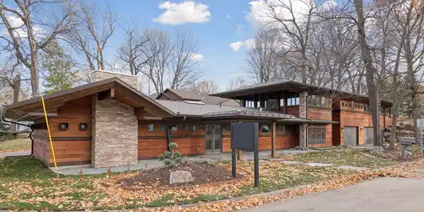 4945 Glen Elyn Road