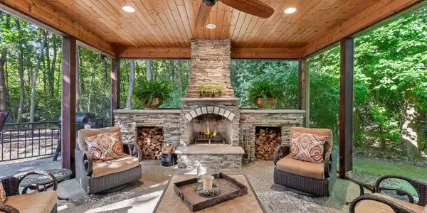 9260 Red Oak Drive