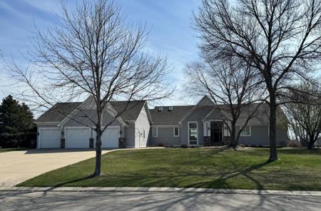 1055 Shore SW