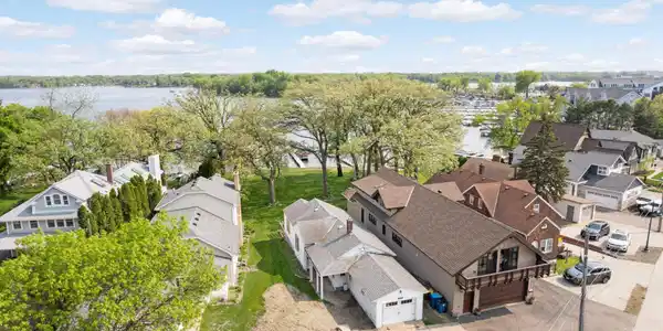 4556 Highway 61 N