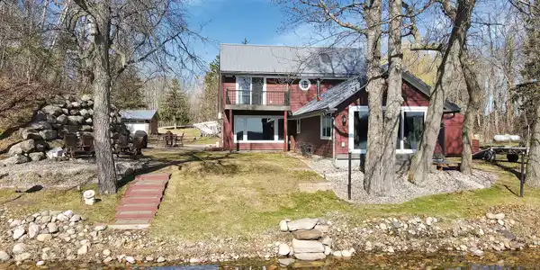 1528 Lincoln Hills
