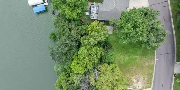 647 Shoreacres Drive