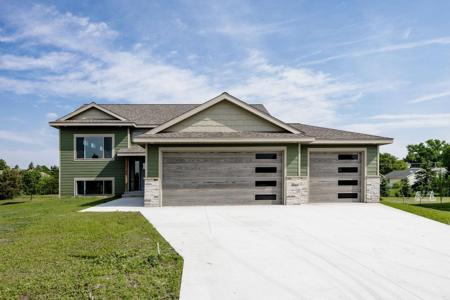 656 Lake Forest Circle