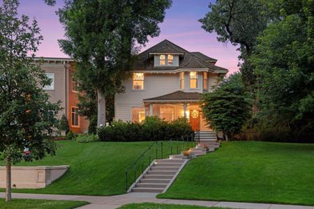 2225 E Lake Of The Isles Parkway