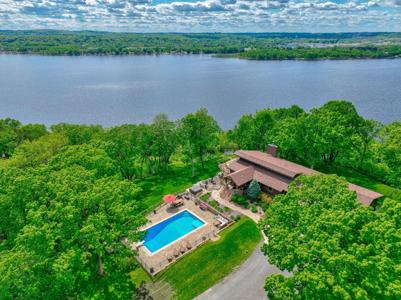 233 River Heights Trail