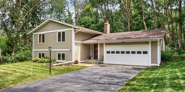 5595 Wedgewood Drive