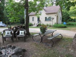 3561 Larson Lake NW