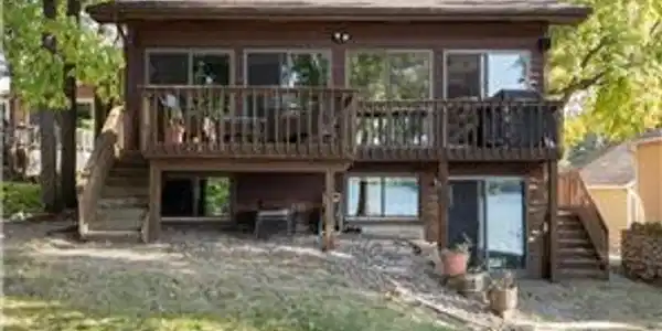 1555 Bluebird Lane