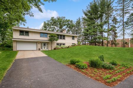 284 Demont E