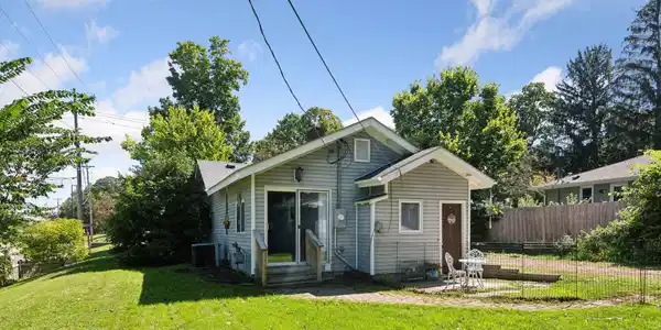 2307 Chateau Lane