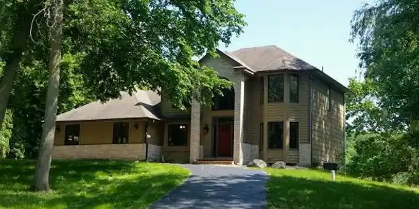 2915 South Shore Drive