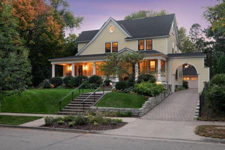 4638 Fremont Avenue S