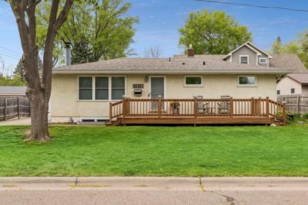 1310 Oak Street W