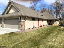 795 Lake Geneva NE
