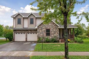 6735 Lakeview NE