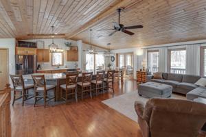 12813 Parkwood