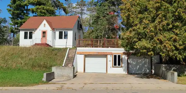 103 SW 4th Street