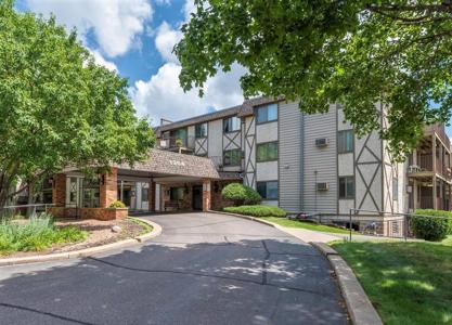 1304 Medicine Lake