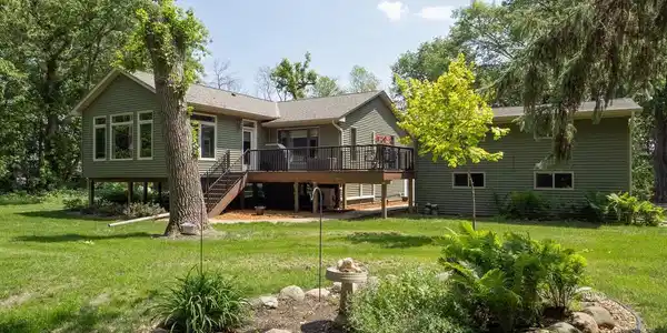 2822 Greenwald Island NW