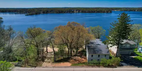 4745 Shore