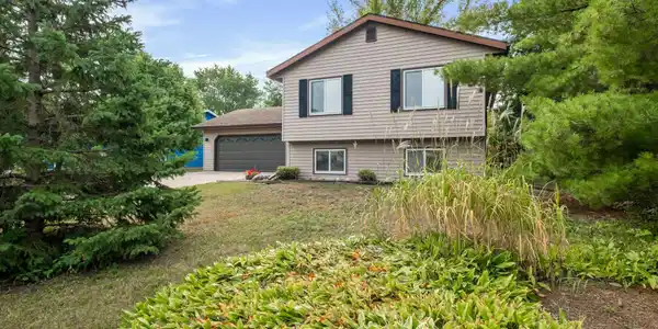 582 Westfield