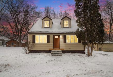 1025 Mahtomedi Avenue