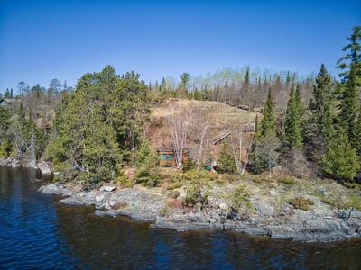 2116 Red Crest