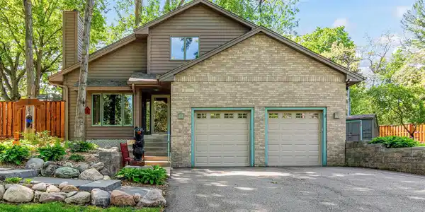 2195 Bayview Place