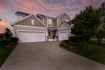 15901 Elmwood