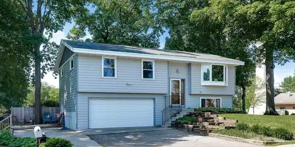 5079 Woodridge Road