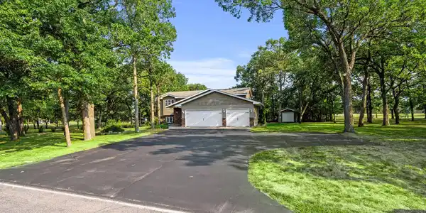 3925 76th SE