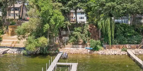 2817 Casco Point
