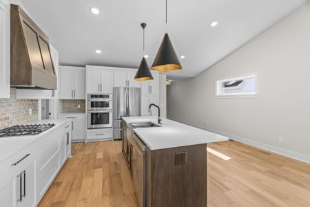 253 McCarrons W