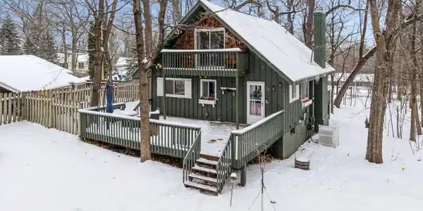 10 Birch Bluff Road