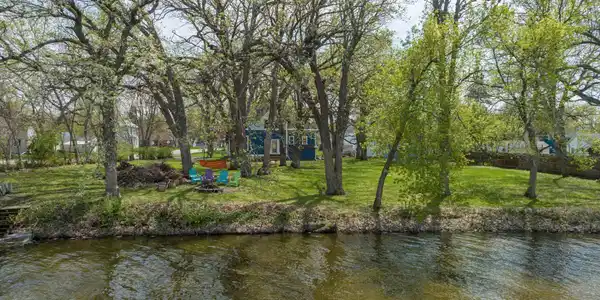 131 Lakeside