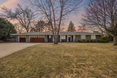 5424 Highwood Drive W