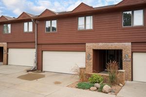 4027 Silver Lake NE