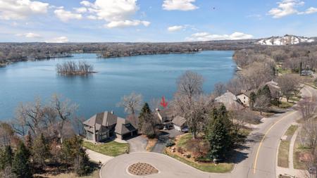 1013 Crystal Lake E
