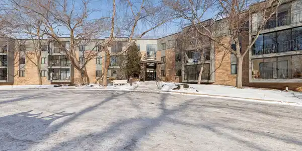 10 Windsor Court