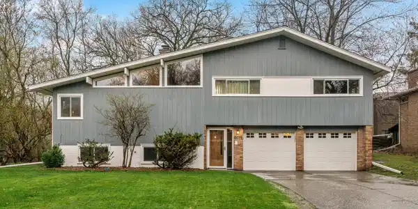 3079 Churchill Street