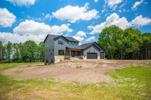 16580 Pleasant Valley