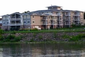 1215 Lakeshore