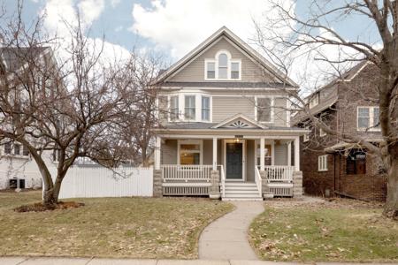 1653 26th Street W
